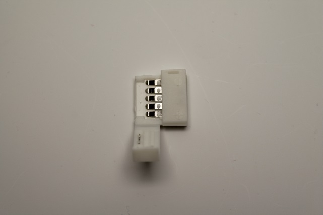 LED Verbinder für RGBW Streifen 